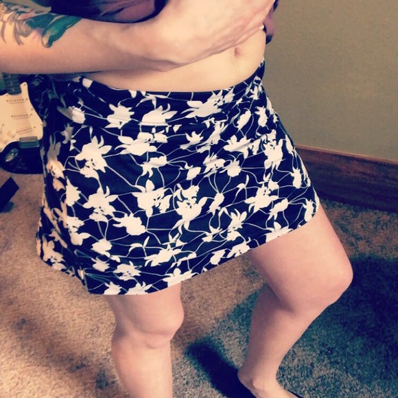 NWT Tranquility Spandex / Poly Women’s Skort - Picture 8 of 8